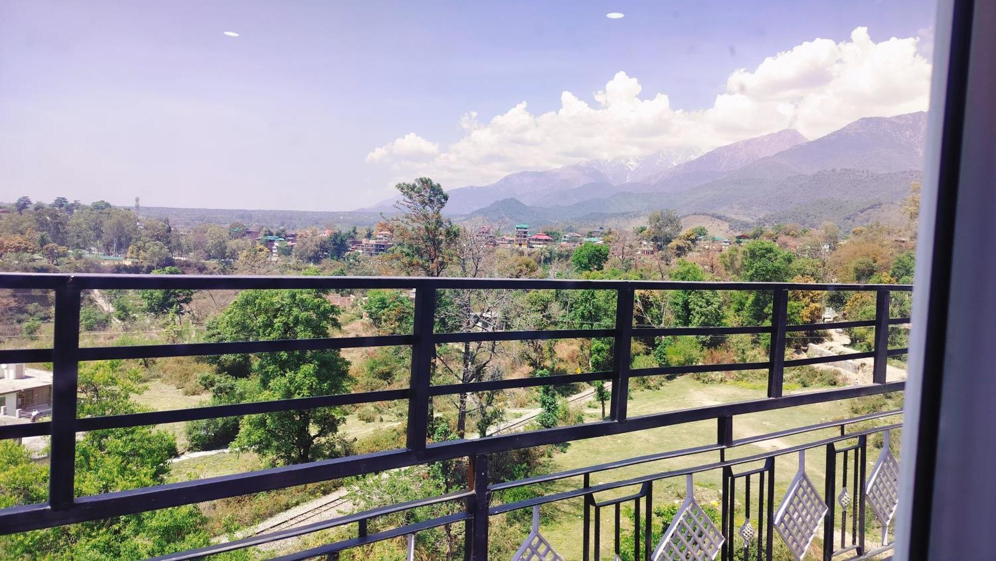 Hotel Binwa View Baijnath ภายนอก รูปภาพ